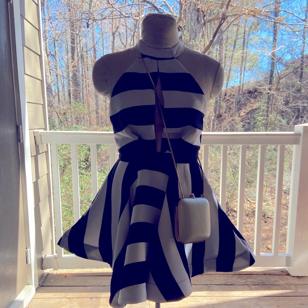 Fun formal dress - Picture 3 of 6